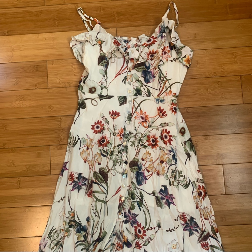 Lulu’s Floral Maxi front bottoms and exposed back